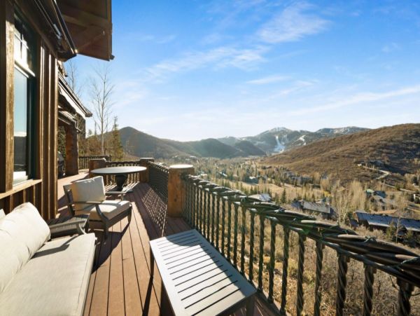 Park City Luxury Three Level Vacation Home Sleeps 18 Guests