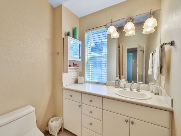 Beautiful 3 Bedroom Vacation Home in Longboat Key