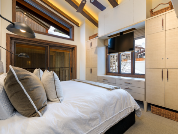 Luxury Vail Village Vacation Rental, Ski In Ski Out