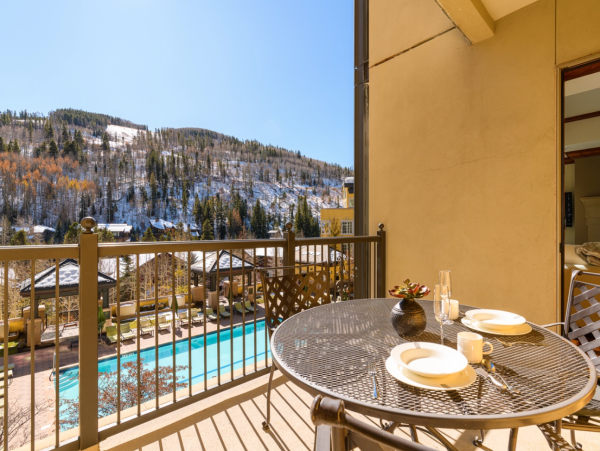 Lionshead Ritz Carlton private Selection Luxury Walk to Lift