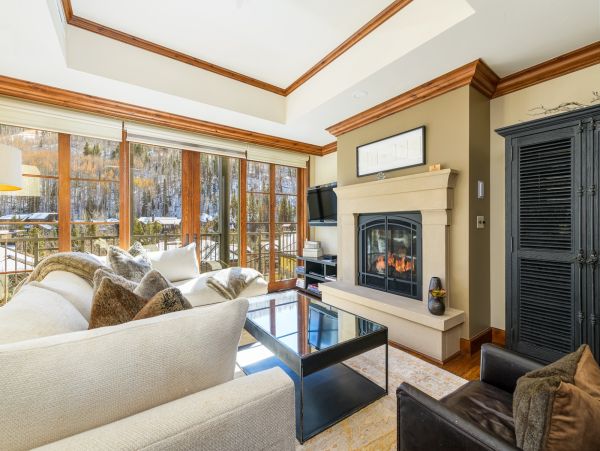 Lionshead Ritz Carlton private Selection Luxury Walk to Lift