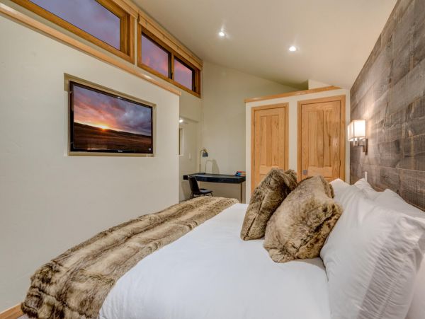 Vail Vacation Condo Three Bedroom Mountain View Walk To Lift