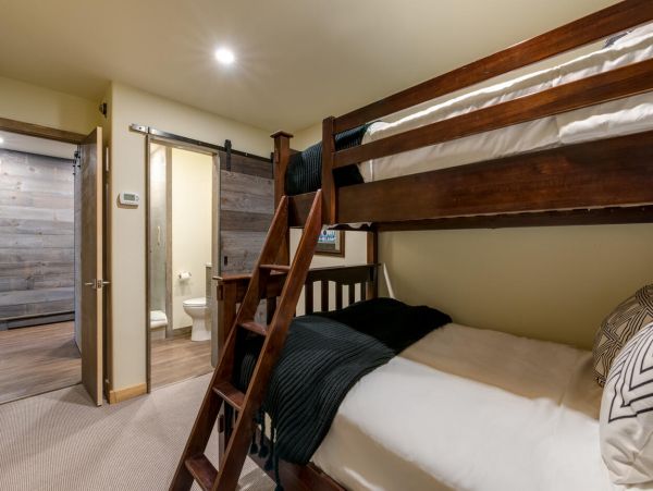 Vail Vacation Condo Three Bedroom Mountain View Walk To Lift