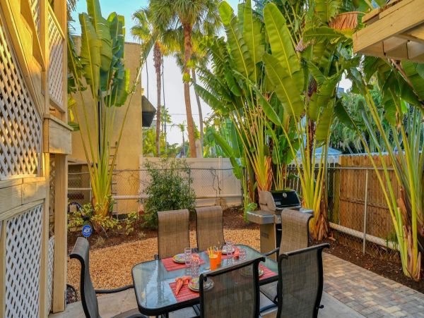 Siesta Key Stunning Vacation Townhome A Short Walk to Beach