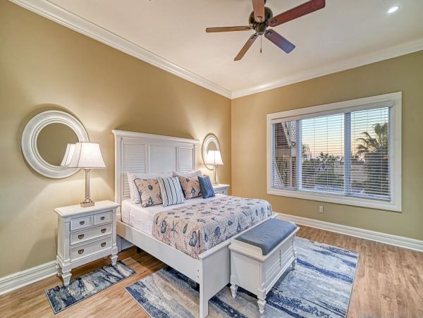Siesta Key Stunning Vacation Townhome A Short Walk to Beach