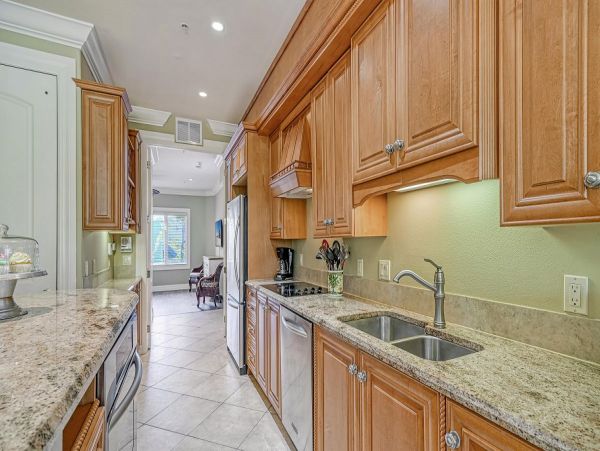 Siesta Key Stunning Vacation Townhome A Short Walk to Beach
