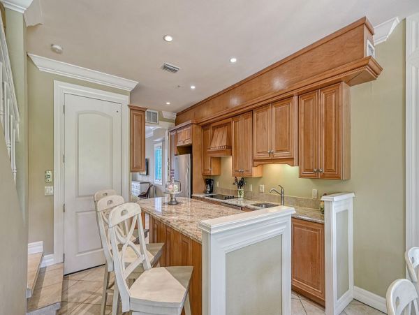 Siesta Key Stunning Vacation Townhome A Short Walk to Beach