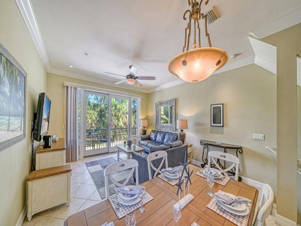 Siesta Key Stunning Vacation Townhome A Short Walk to Beach