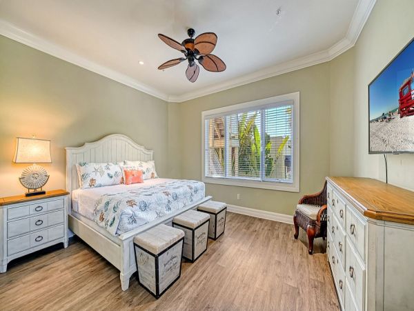 Siesta Key Stunning Vacation Townhome A Short Walk to Beach