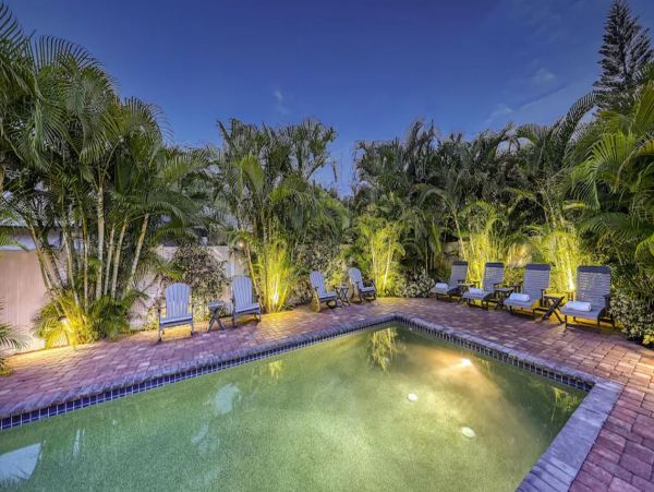 Sarasota 6-Bedroom Duplex with 2 Private Pools