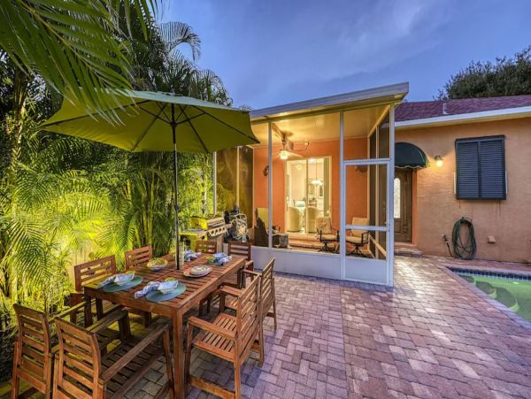 Sarasota 6-Bedroom Duplex with 2 Private Pools