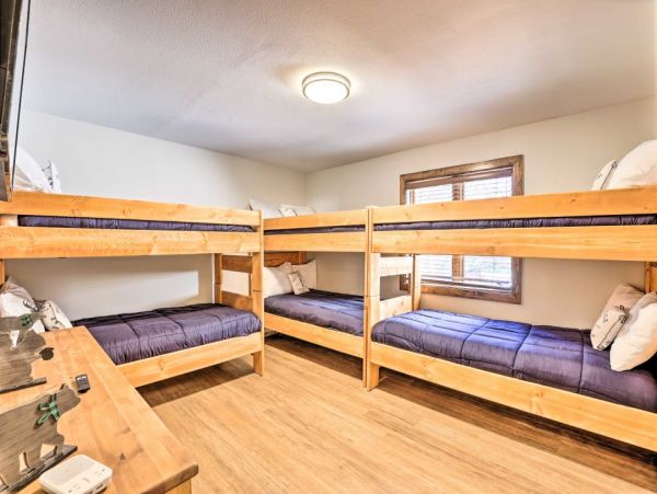 Luxurious Cabin in Dillon With Private Hot Tub Sleeps 22