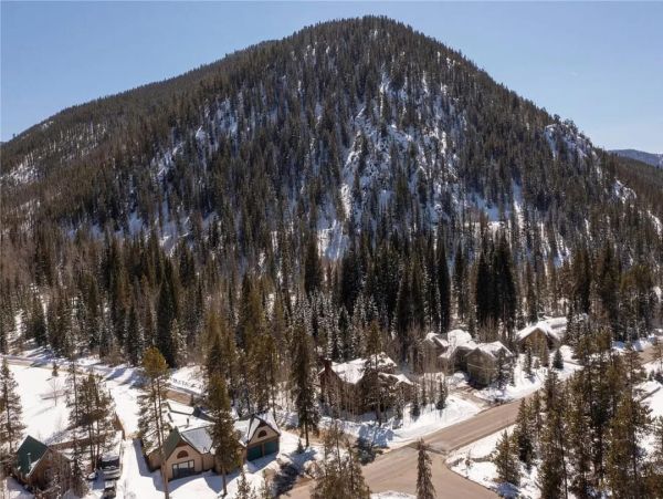 Luxurious Cabin in Dillon With Private Hot Tub Sleeps 22