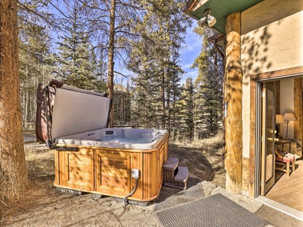 Luxurious Cabin in Dillon With Private Hot Tub Sleeps 22