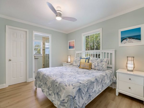 Holmes Beach Pool Vacation Home with 3 Bedrooms