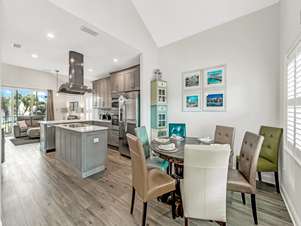 Charming Vacation Home in Holmes Beach600 steps to beach! to Beach