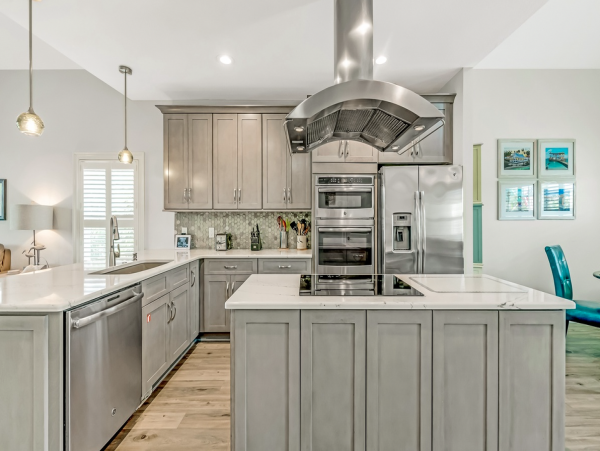 Charming Vacation Home in Holmes Beach600 steps to beach! to Beach