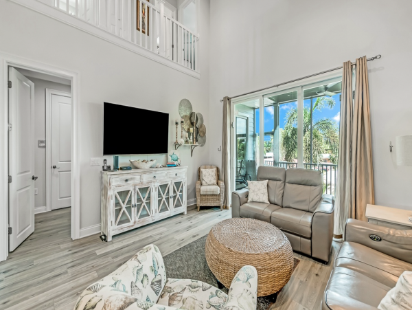 Charming Vacation Home in Holmes Beach600 steps to beach! to Beach