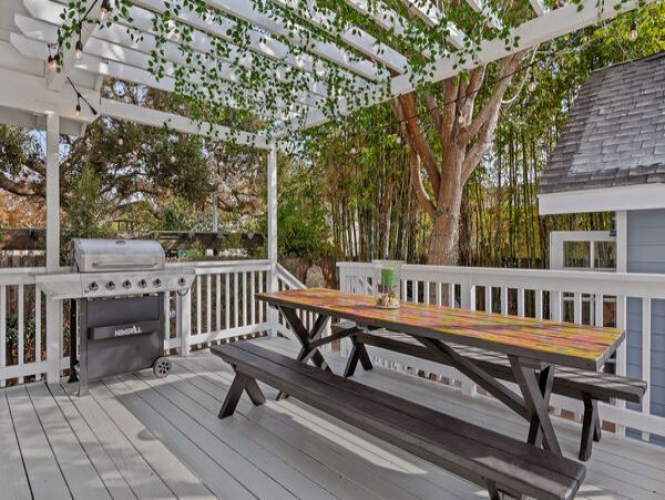 Santa Barbara Charming 3 Bedroom Vacation Home Sleeps Six