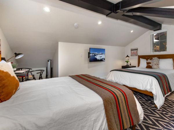 Luxury Park City Vacation Home - Ski In Ski Out Sleeps 12