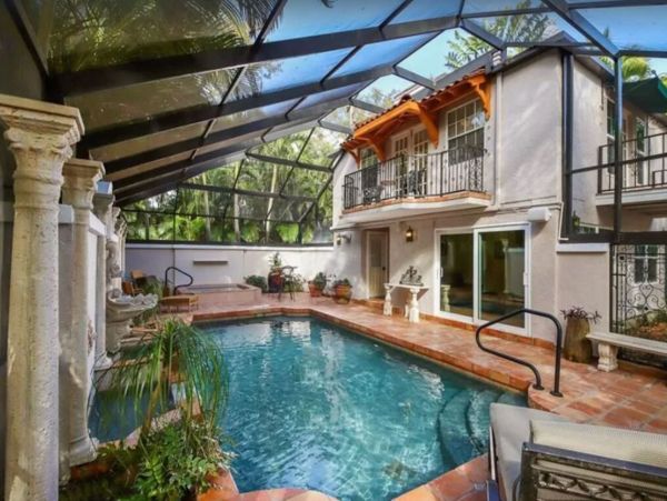 Sarasota Vacation Luxury Villa with Pool House and Cottage