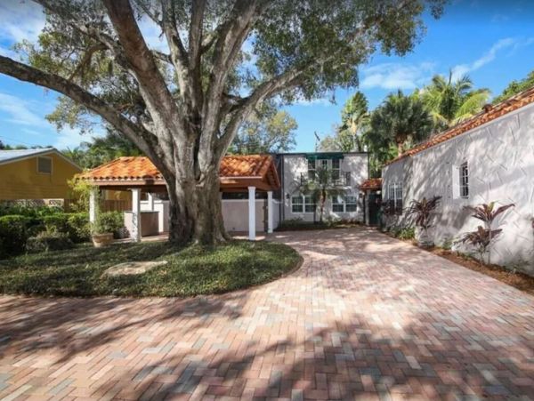 Sarasota Vacation Luxury Villa with Pool House and Cottage