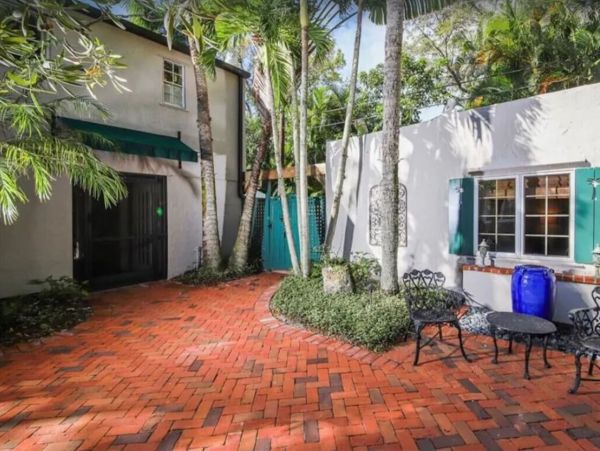 Sarasota Vacation Luxury Villa with Pool House and Cottage