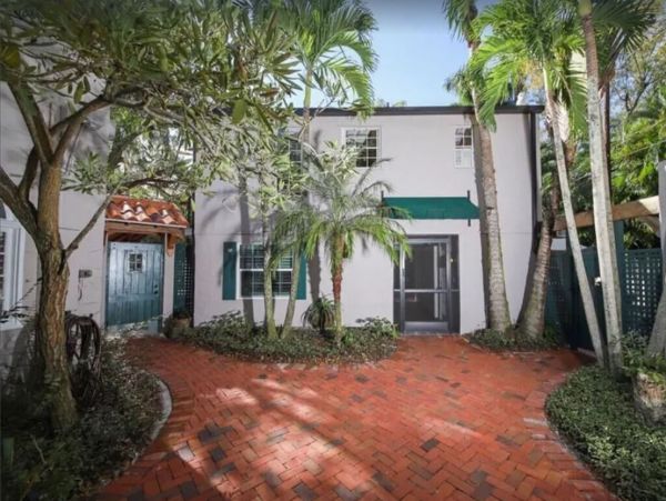 Sarasota Vacation Luxury Villa with Pool House and Cottage