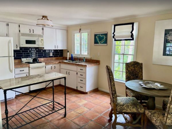 Sarasota Vacation Luxury Villa with Pool House and Cottage