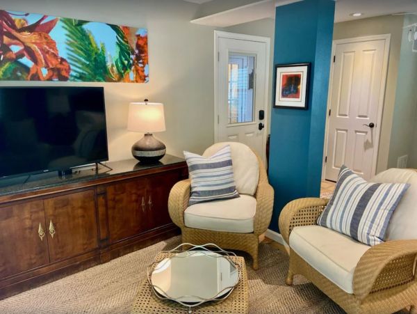 Sarasota Vacation Luxury Villa with Pool House and Cottage