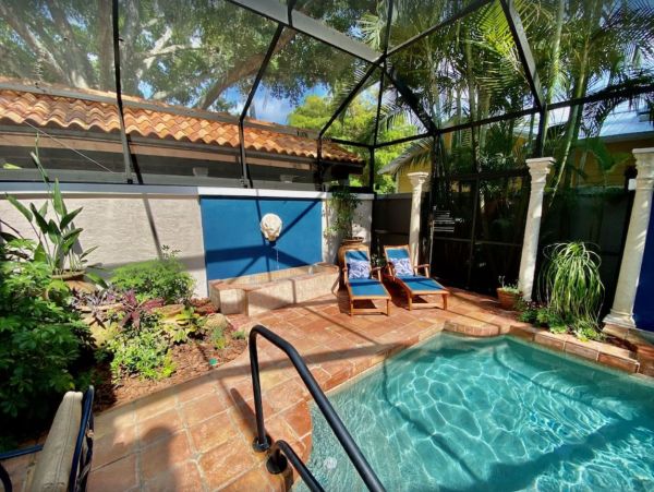 Sarasota Vacation Luxury Villa with Pool House and Cottage