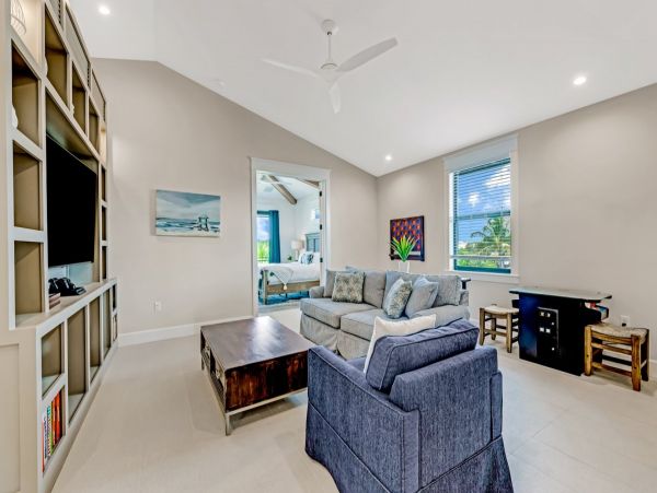 Beautiful Luxury Lido Key Pool Home Walk to Everything!!