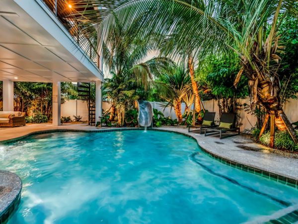 Beautiful Luxury Lido Key Pool Home Walk to Everything!!