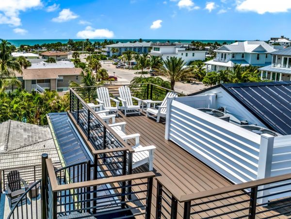 Beautiful Luxury Lido Key Pool Home Walk to Everything!!