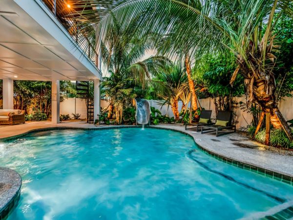 Beautiful Luxury Lido Key Pool Home Walk to Everything!!