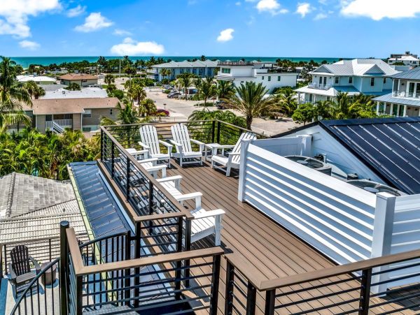Beautiful Luxury Lido Key Pool Home Walk to Everything!!