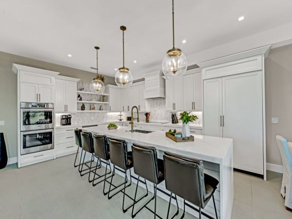 Beautiful Luxury Lido Key Pool Home Walk to Everything!!