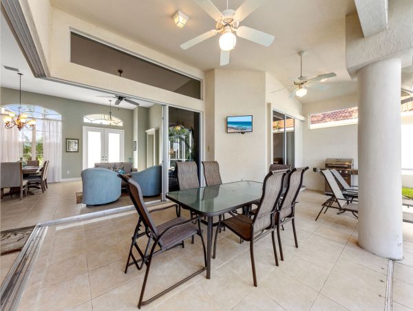 Gulf Access 4 Bedroom Vacation Pool Home in Cape Coral