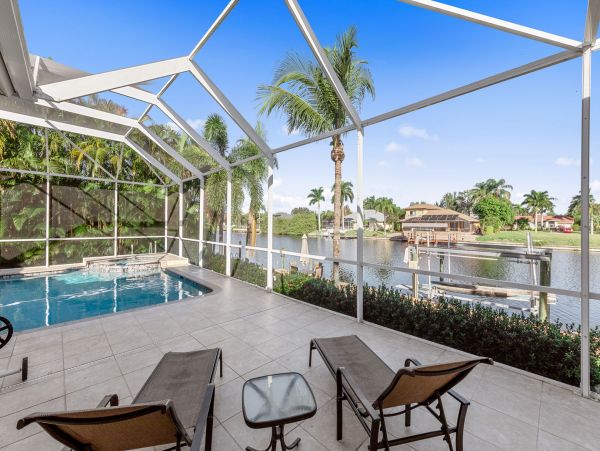 Gulf Access 4 Bedroom Vacation Pool Home in Cape Coral