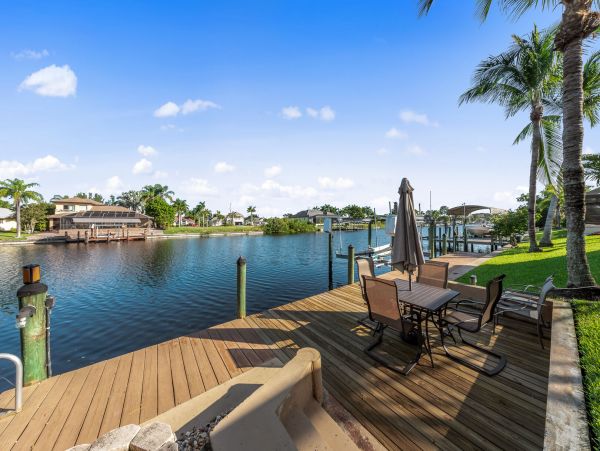 Gulf Access 4 Bedroom Vacation Pool Home in Cape Coral