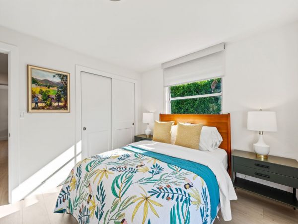 3 Bedroom Vacation Home in Naples with Pool Sleeps 6 Guests
