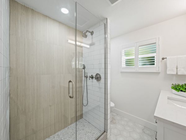 3 Bedroom Vacation Home in Naples with Pool Sleeps 6 Guests