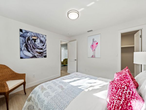 3 Bedroom Vacation Home in Naples with Pool Sleeps 6 Guests