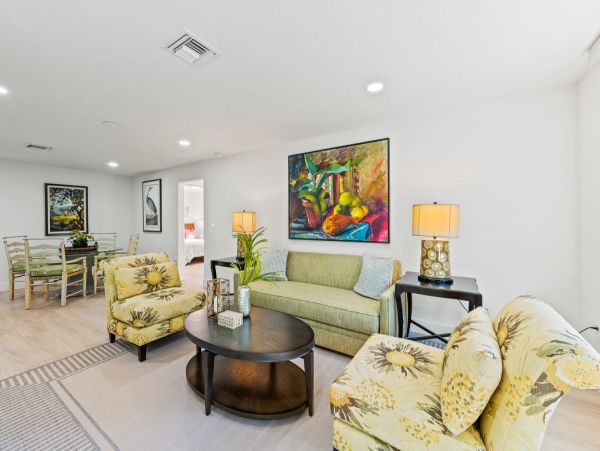 3 Bedroom Vacation Home in Naples with Pool Sleeps 6 Guests