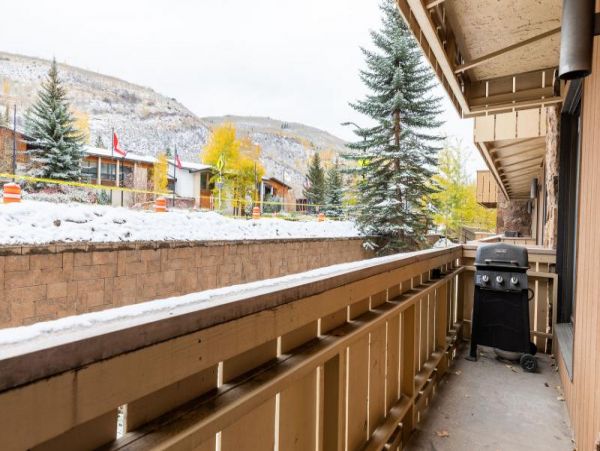 4 Bedroom Vail Vacation Condo Walk to Lifts Mountain Views