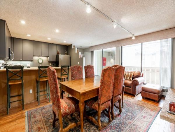 4 Bedroom Vail Vacation Condo Walk to Lifts Mountain Views