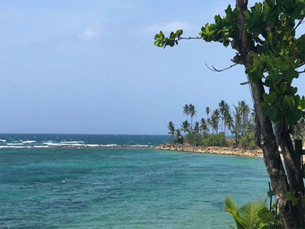 4 Bedroom Beach Vacation Villa in Puerto Rico Walk To Beach
