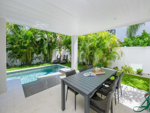 Bradenton Beach Vacation Home Five Bedrooms Walk To Beach