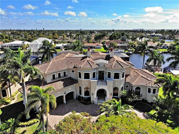 Luxury Cape Coral Vacation Pool Villa with Boat Dock