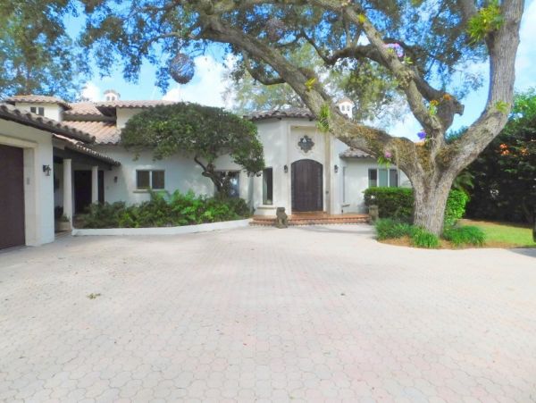 Stunning Vacation Rental in Fort Lauderdale with Dock